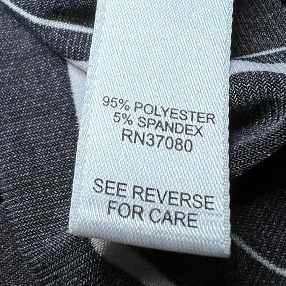 Cato Sleeveless Blouse Womens 18/20W Black White Asymmetrical Twist Front Artsy - Picture 6 of 10